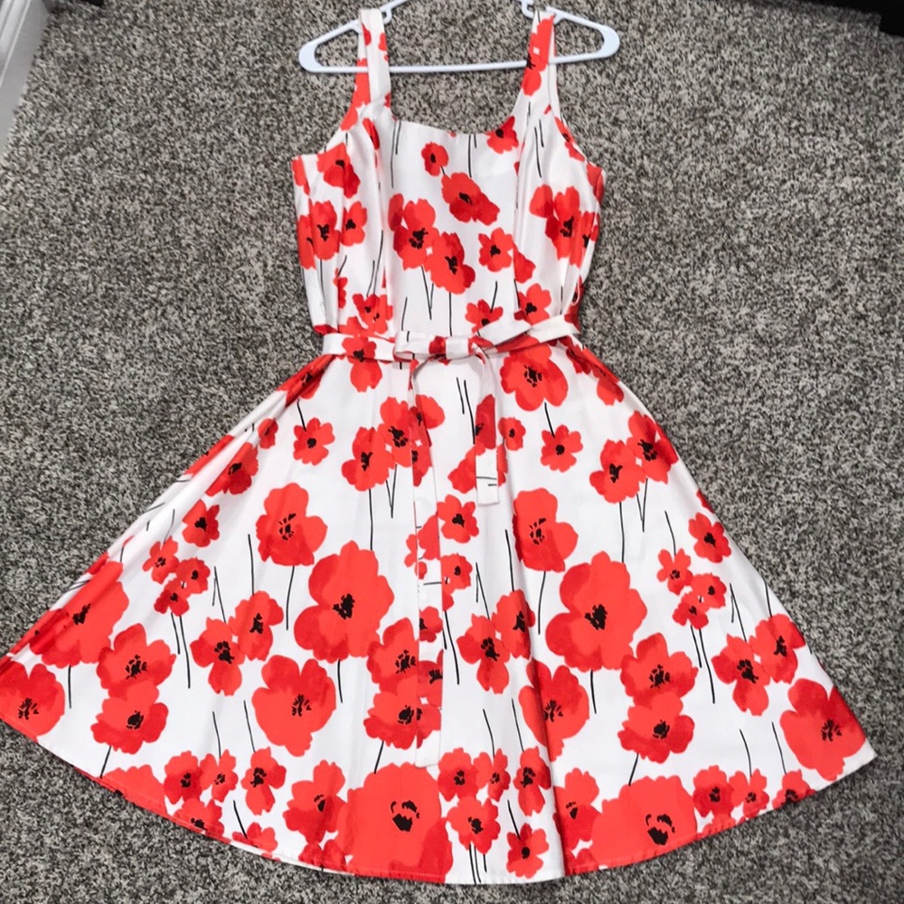 Sz 10 white w/ coral flowers stretchy dress